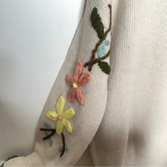 SEE AND BE SEEN Array Of Flowers Embroidered Sweater Tan Cream {3G39} - Picture 9 of 10